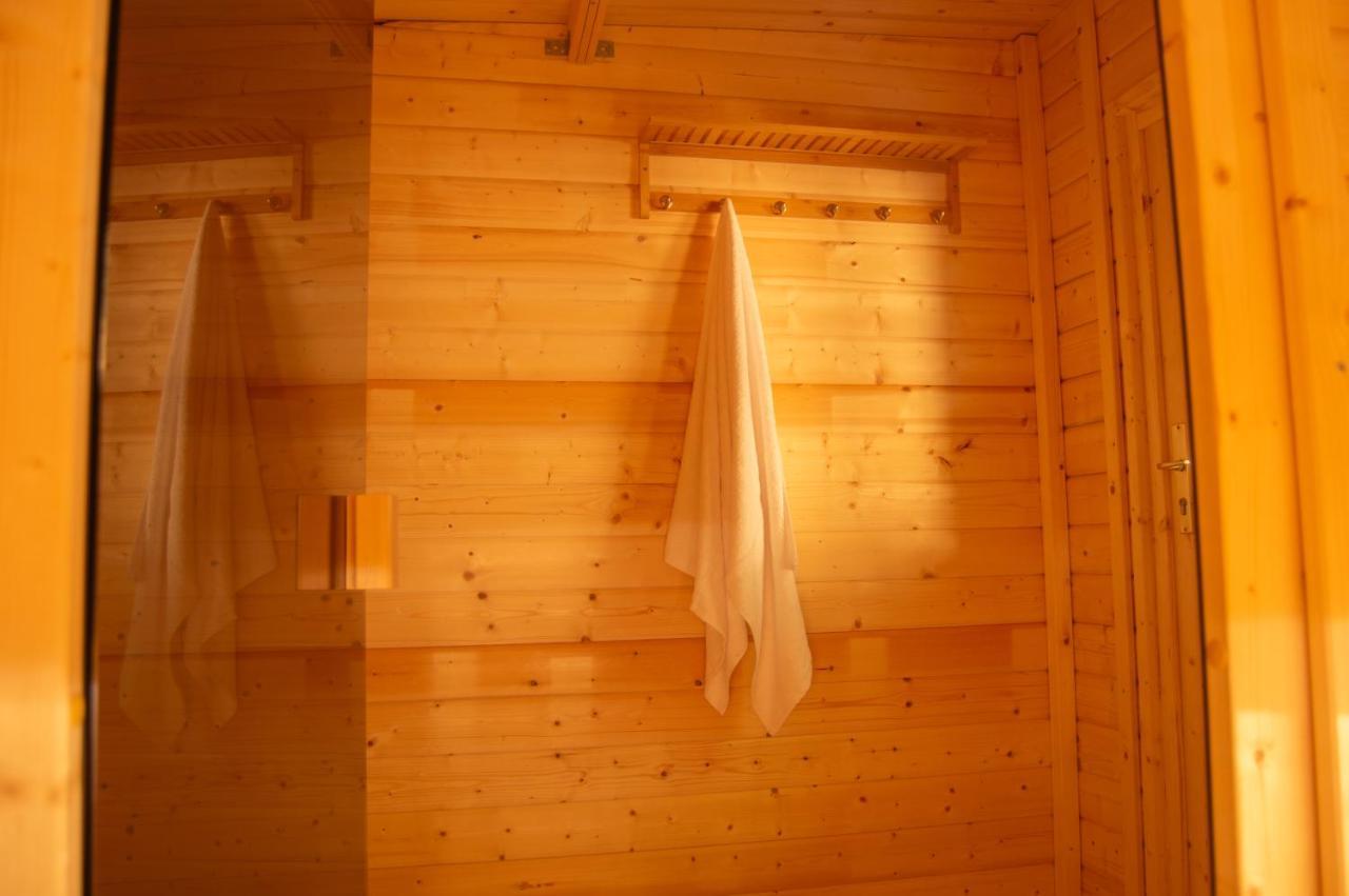 Wellnessoase Mitten In Der Wasserfallstadt Triberg Triberg im Schwarzwald Екстер'єр фото